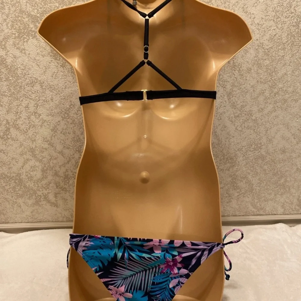 Black Top Multicolor Floral Bottom